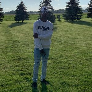 Meet your Posher, Raymond